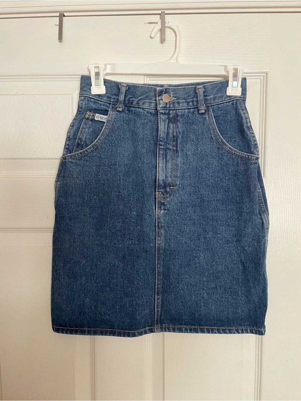 Vintage Pinch size 7 High Waist Dark Blue Denim Skirt with Zipper